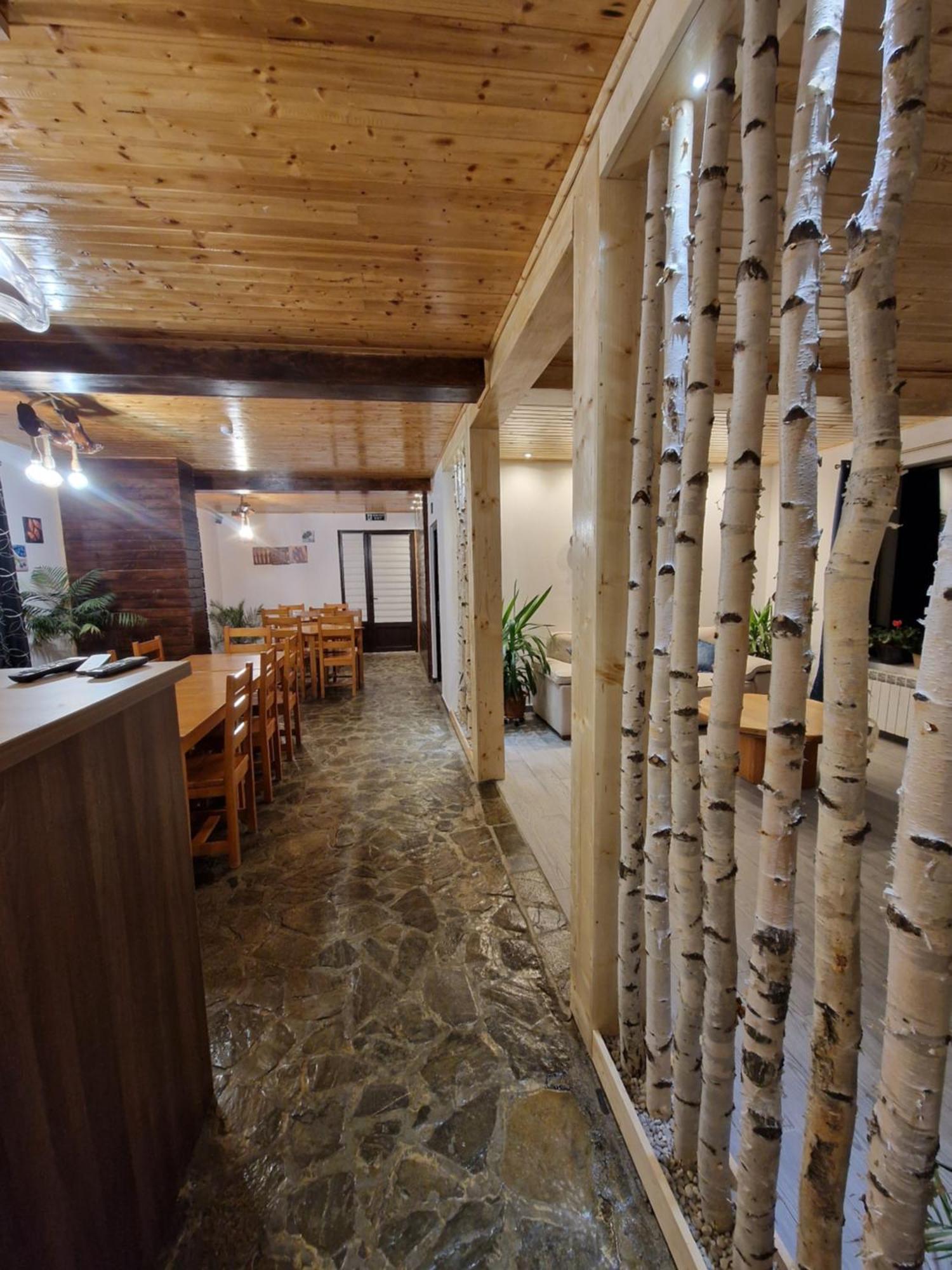 Hanul Doftana Trăisteni Kültér fotó